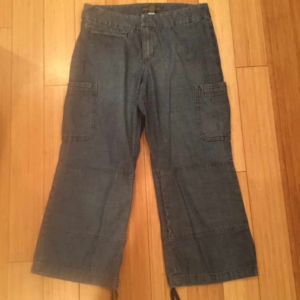 Banana Republic Capri cargo jeans size 8